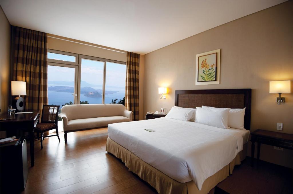 Summit Ridge Tagaytay, Tagaytay Hotels with Taal Lake