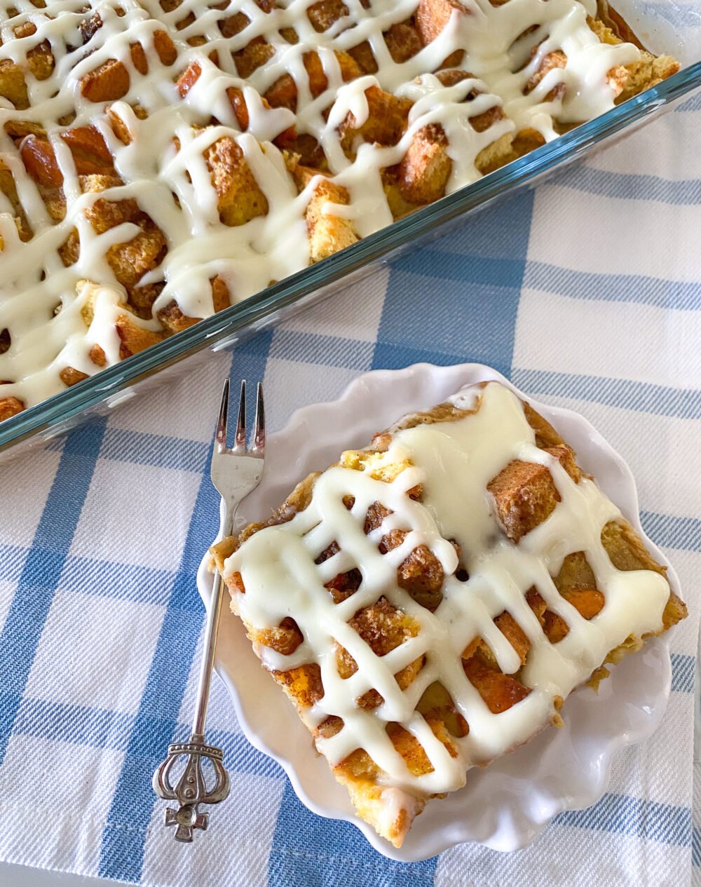 baked cinnamon roll french toast bake