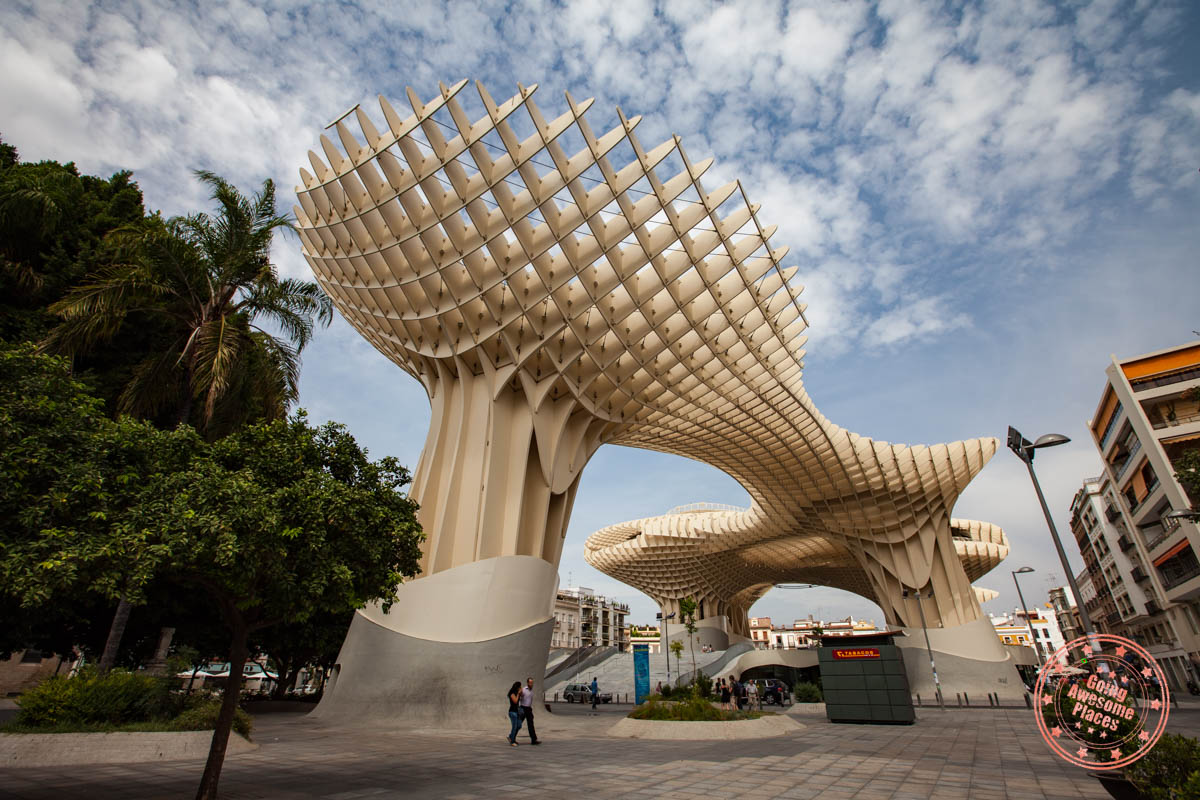 view from street of the metropol parasol